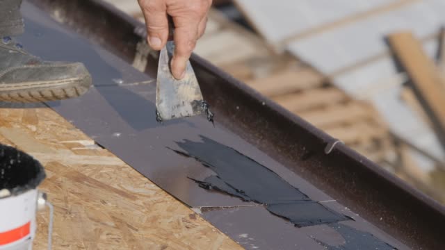 Red Flags to Watch Out for When Hiring a Manchester Roof Installation Contractor