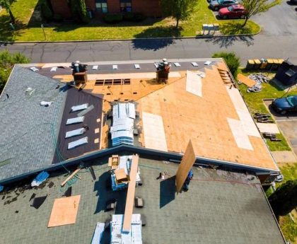 The Role of a Roof Replacement Contractor in Seymour’s Climate